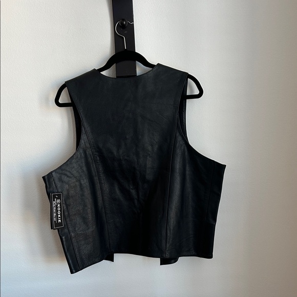 Classic Black Leather Vest - Picture 3 of 5